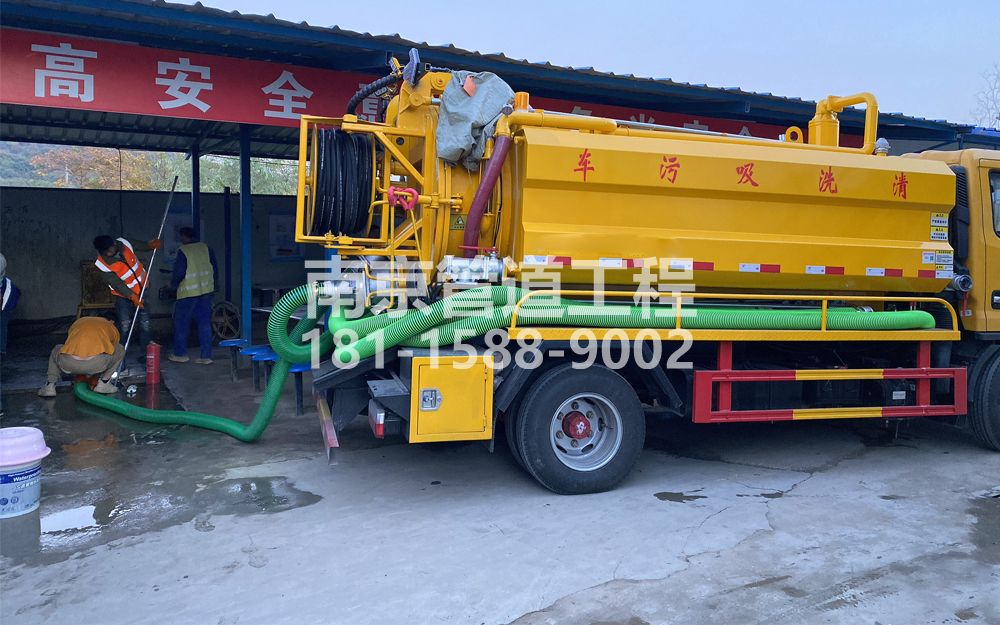 267秦虹中建工地抽粪