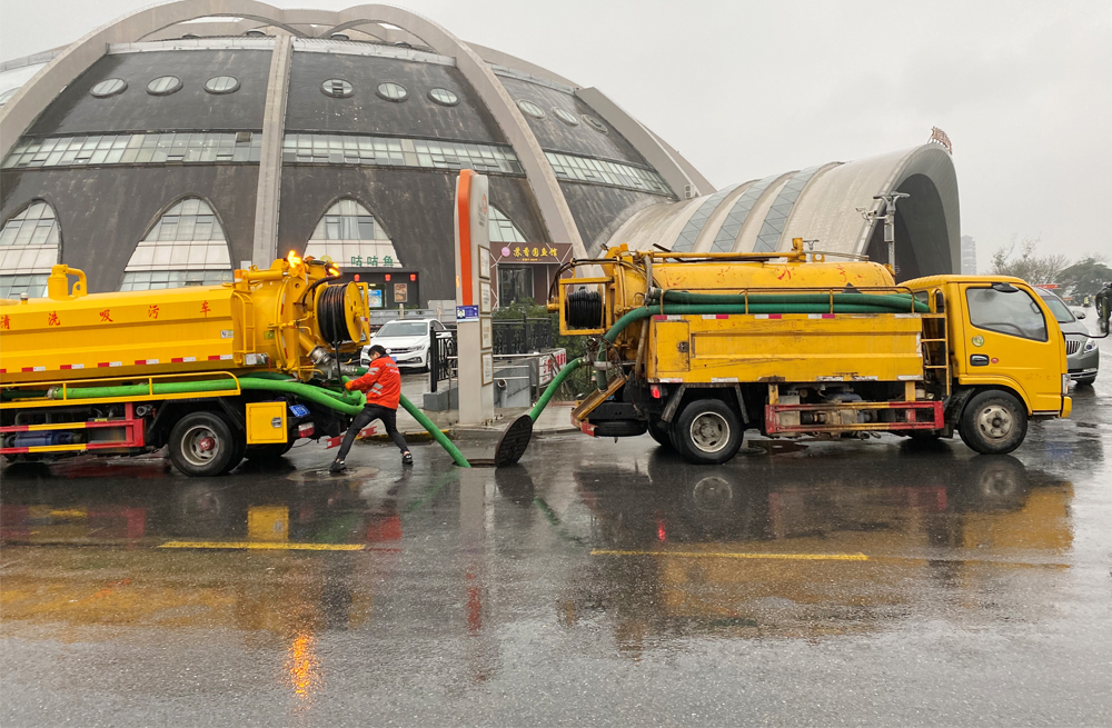 秦虹商场管道清淤