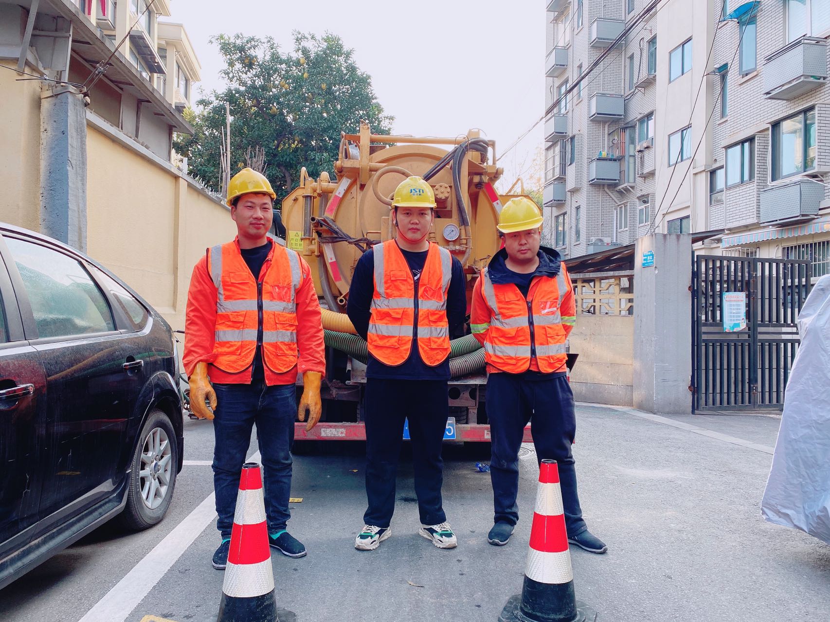 秦虹南京某小区管道清淤检测施工