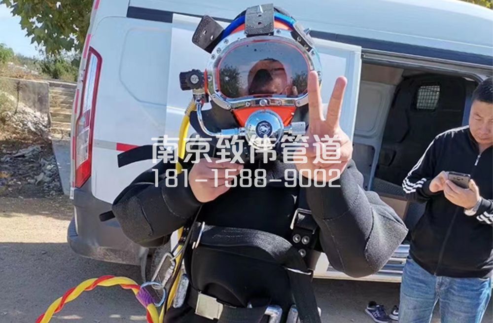 秦虹沉淀池清底